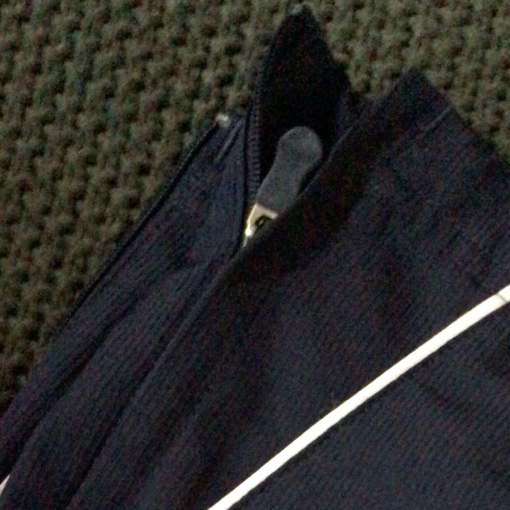 Under Armours track Pants, Medium, Navy - Picture 6 of 8